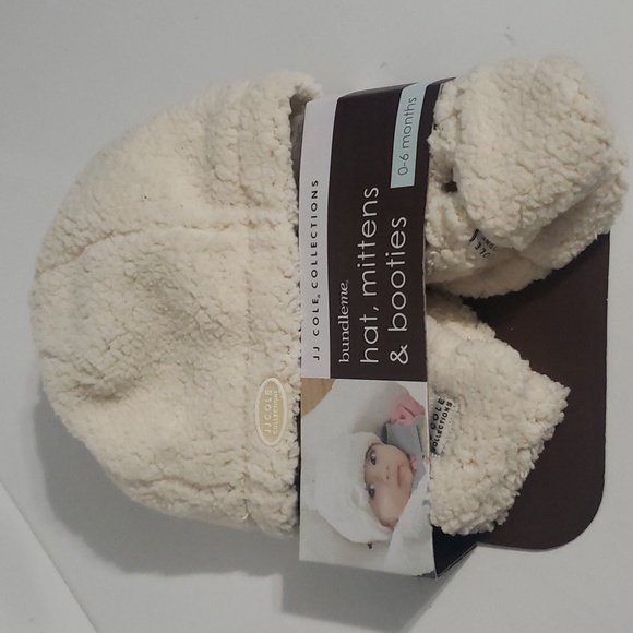 J J Cole Collection Bundle Me Baby Ivory Hat Mittens Booties - Picture 2 of 5